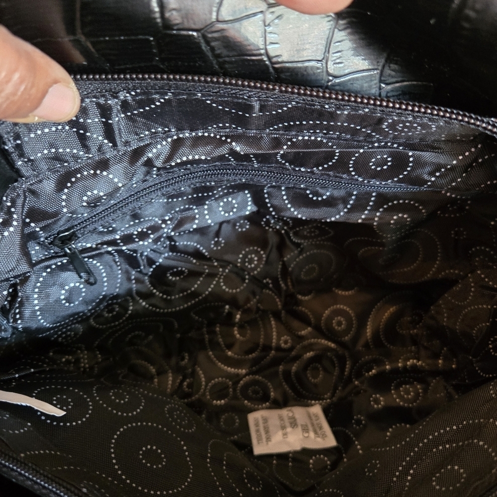 Candie Patent Leather Elegant Shoulder Bag - Picture 12 of 13